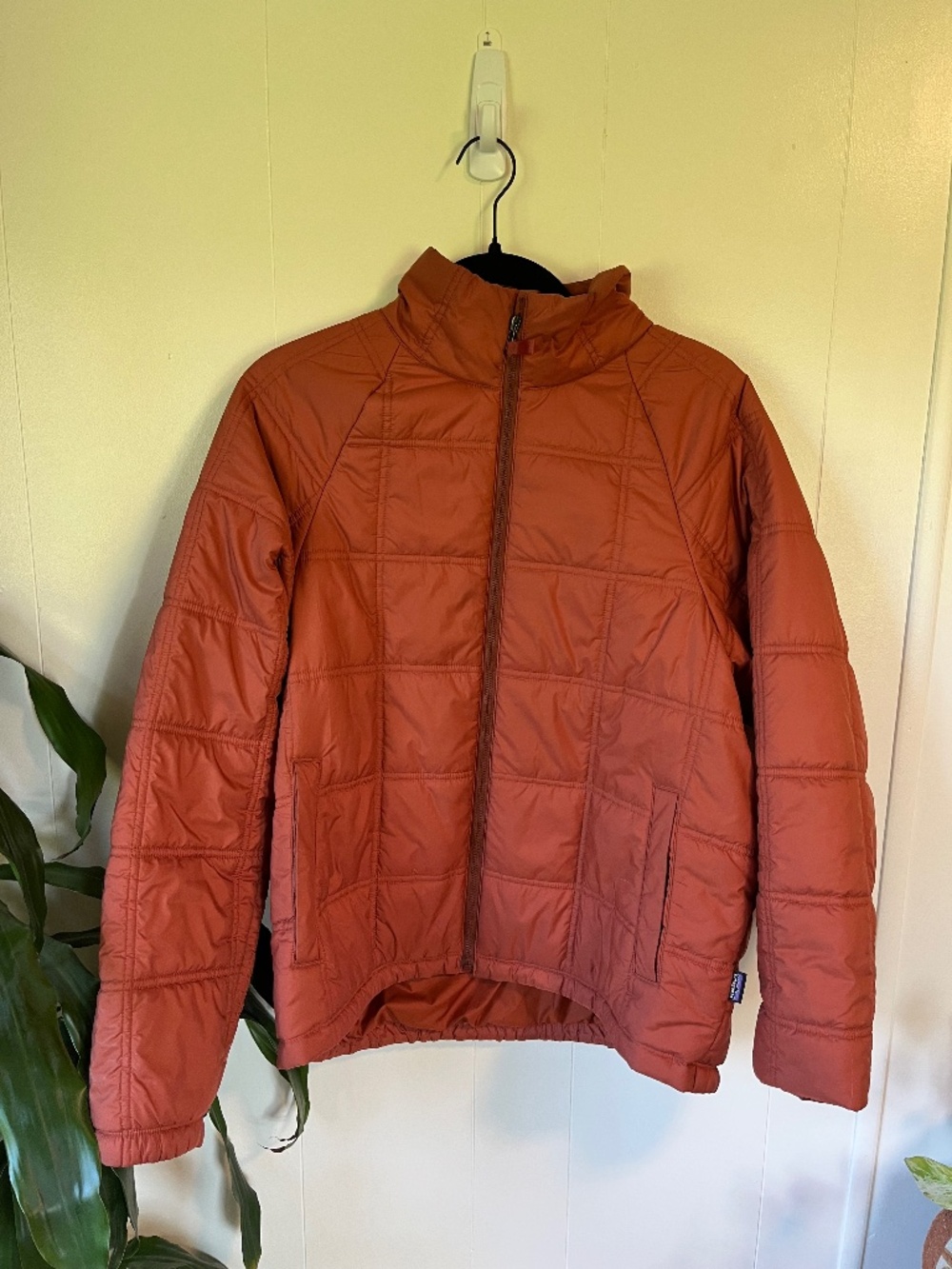 Patagonia Women’s Lost Canyon Insulated Jacket Nest Brown Size M